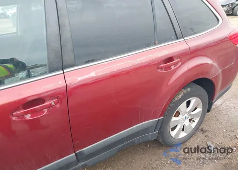 2013 Subaru Outback 2.5I Premium z USA, uszkodzony, nr VIN 4S4BRCCC8D3229998